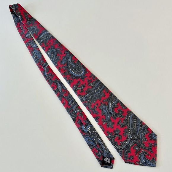 Men’s 100% Silk Neck Tie, Paisley, 417 by Van Heusen, 3.5”. - Picture 3 of 4